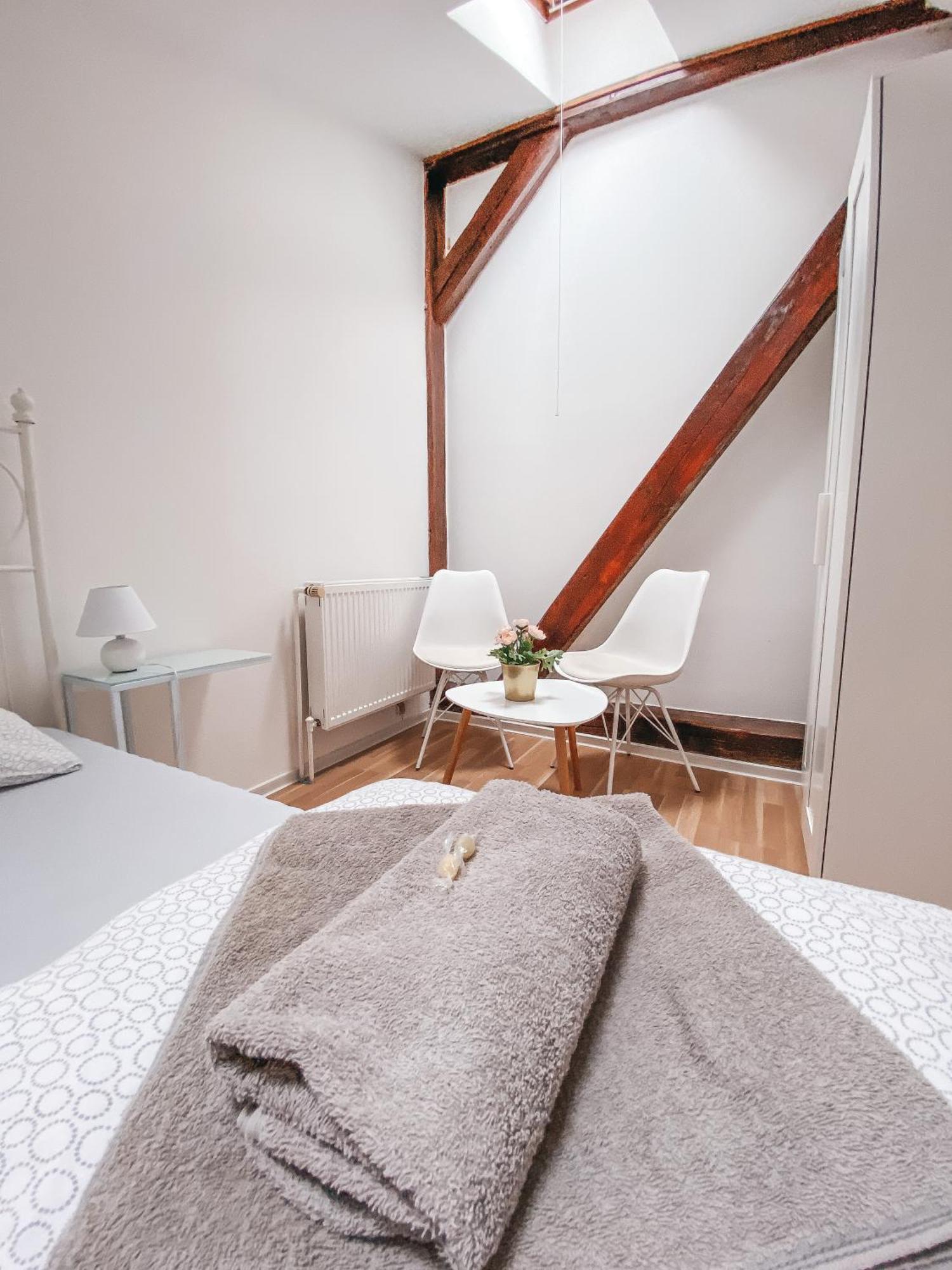 Blue Lotus Apartments Братислава Екстериор снимка