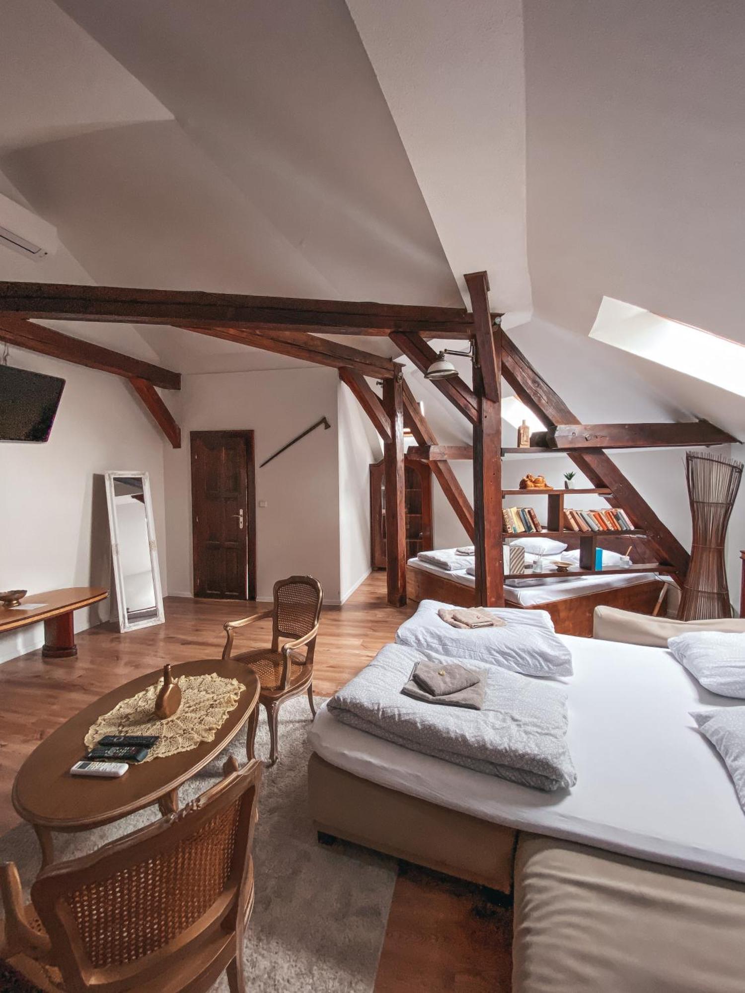 Blue Lotus Apartments Братислава Екстериор снимка