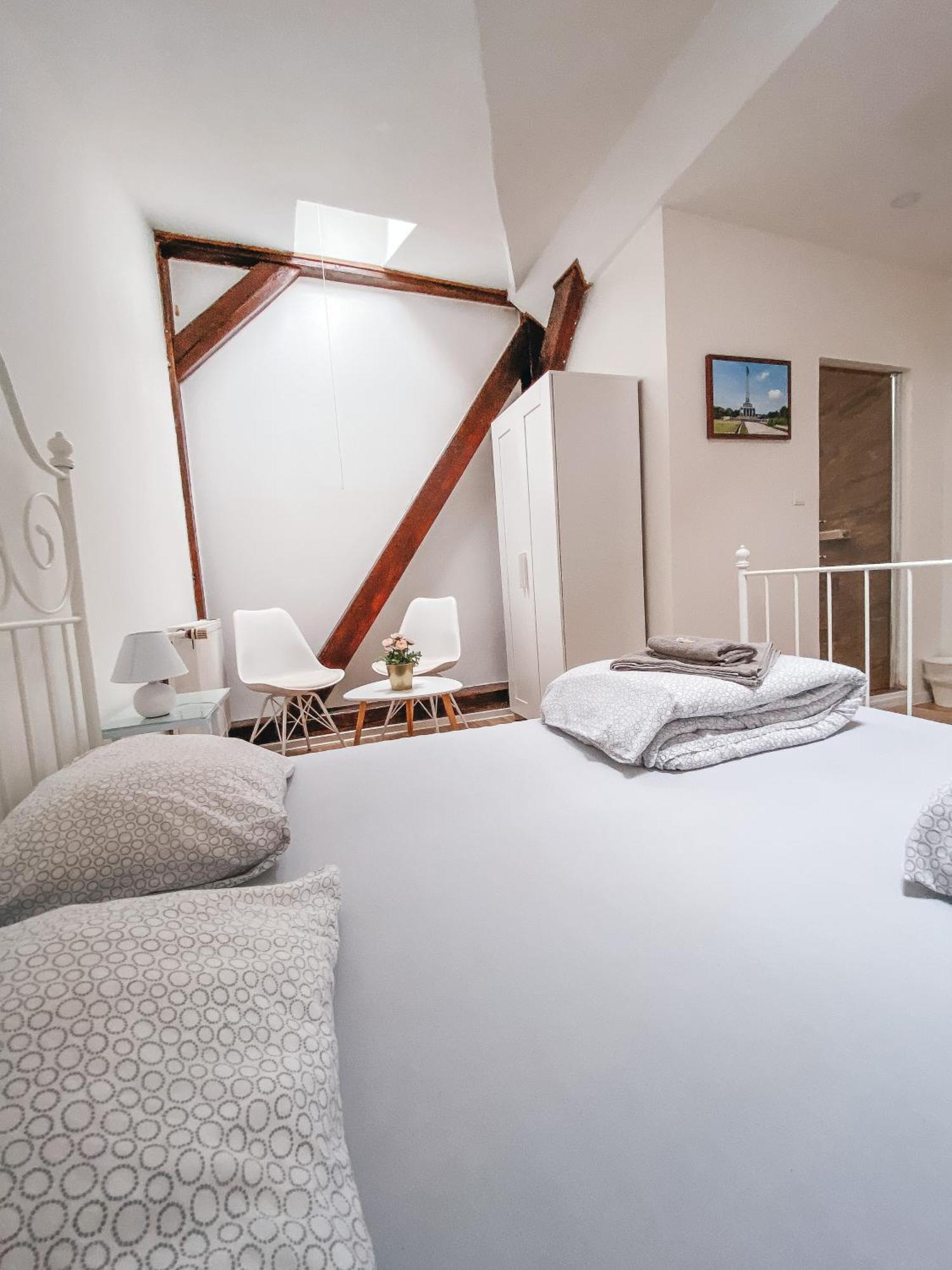 Blue Lotus Apartments Братислава Екстериор снимка