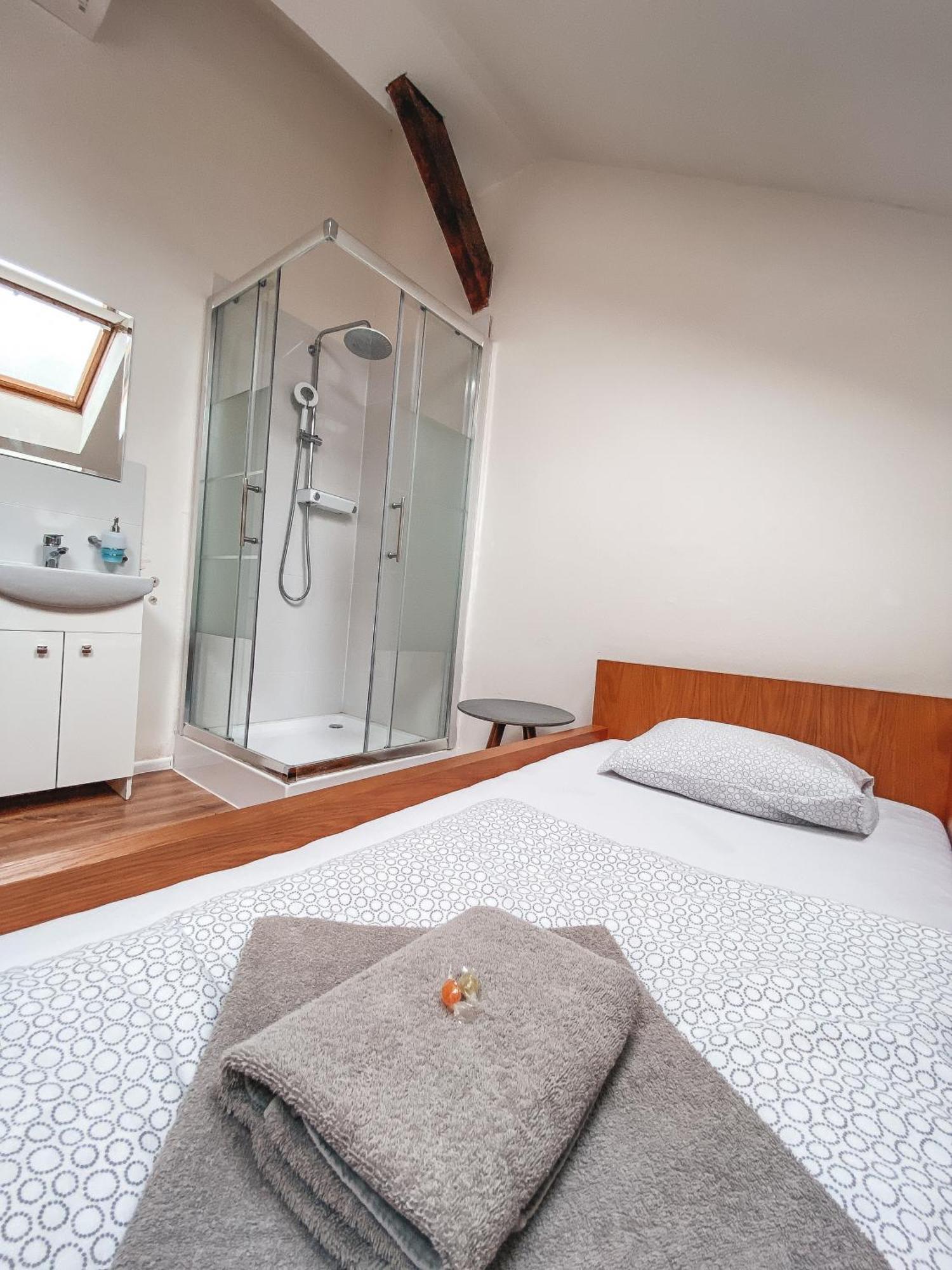 Blue Lotus Apartments Братислава Екстериор снимка