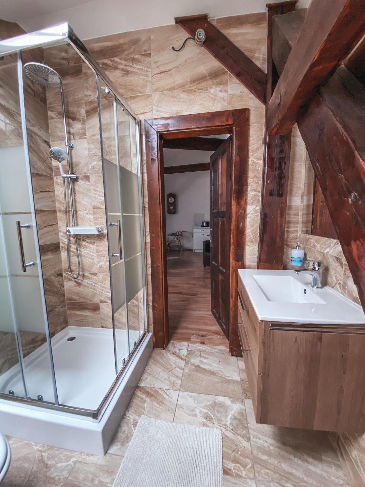 Blue Lotus Apartments Братислава Екстериор снимка
