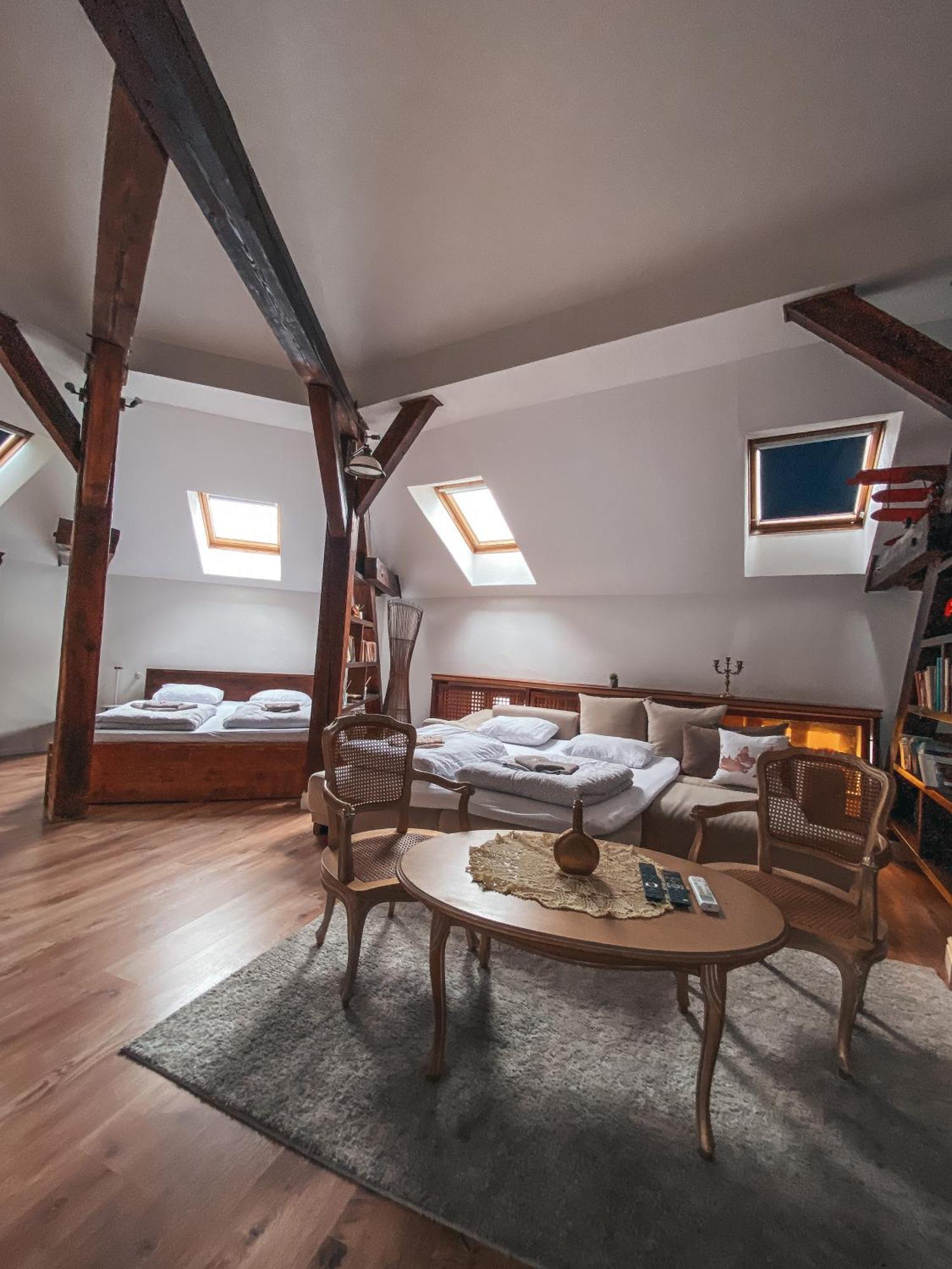 Blue Lotus Apartments Братислава Екстериор снимка