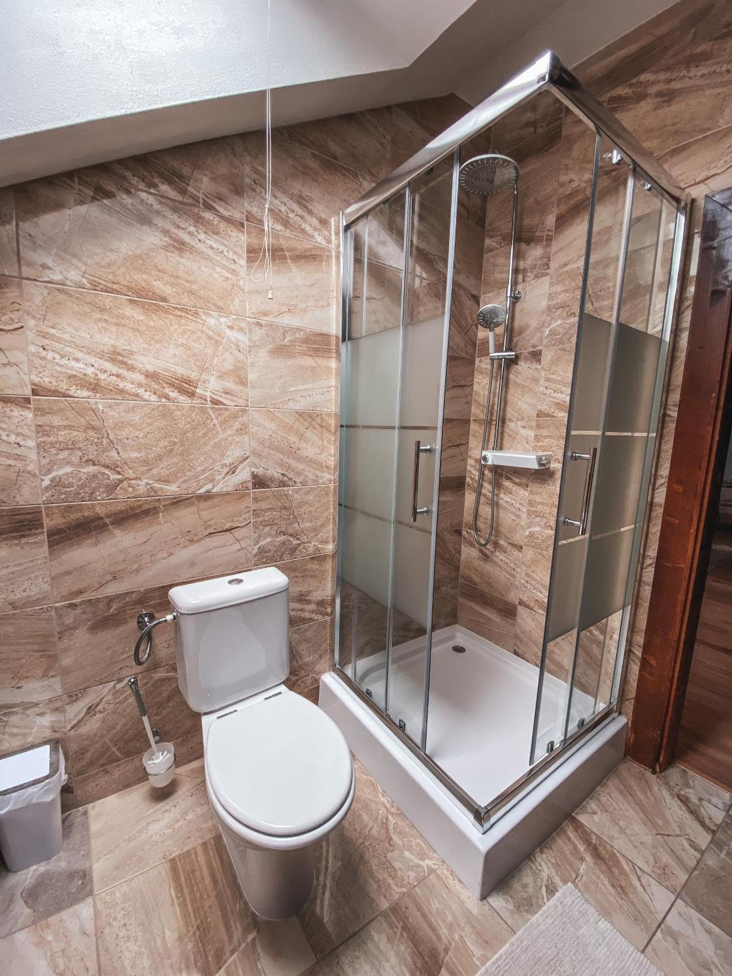 Blue Lotus Apartments Братислава Екстериор снимка
