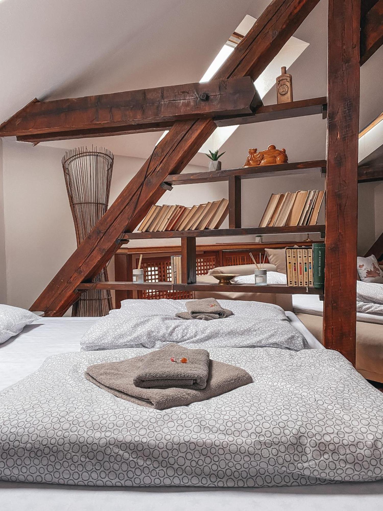Blue Lotus Apartments Братислава Екстериор снимка